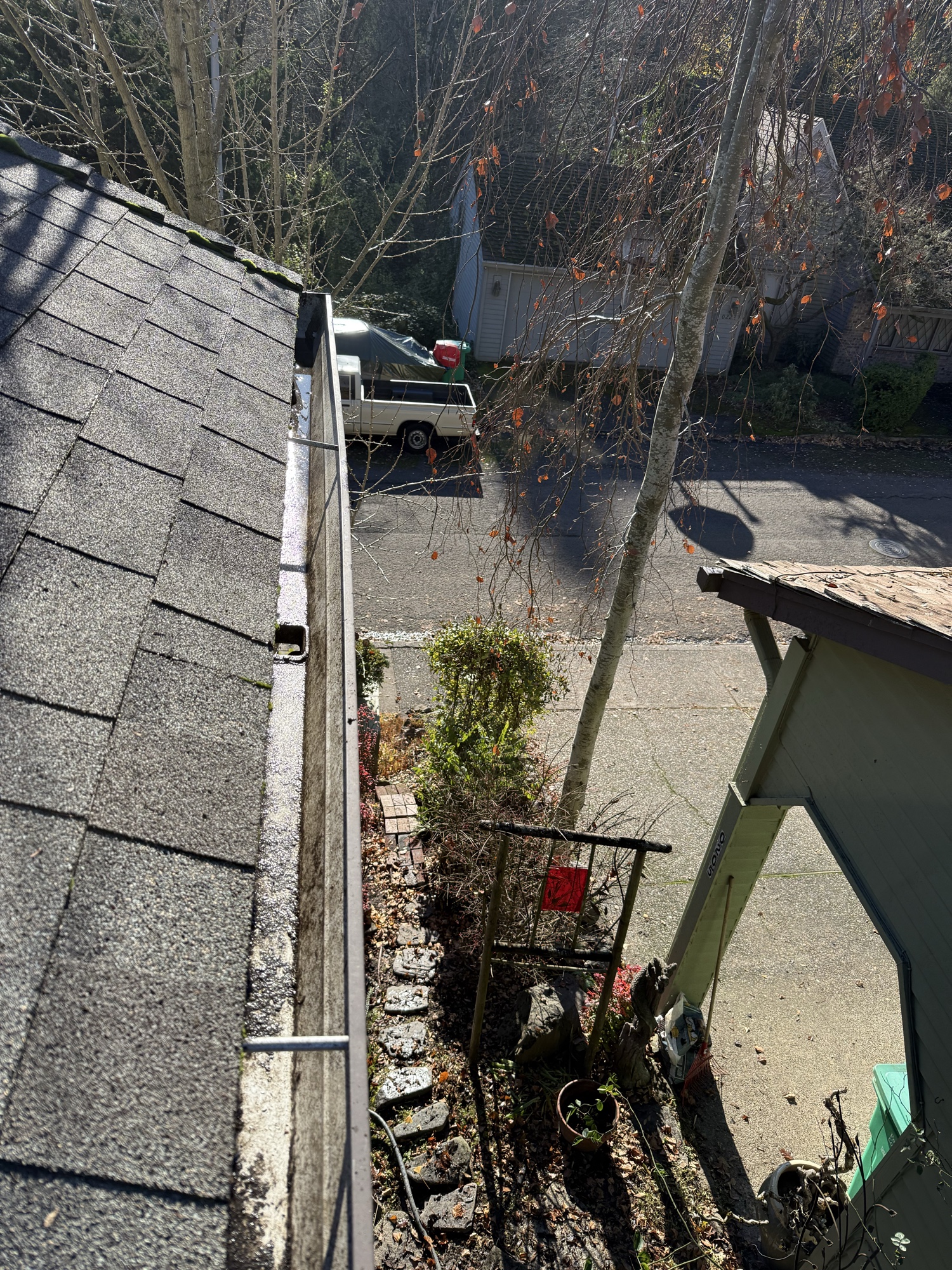 Professional gutter cleaning service Portland